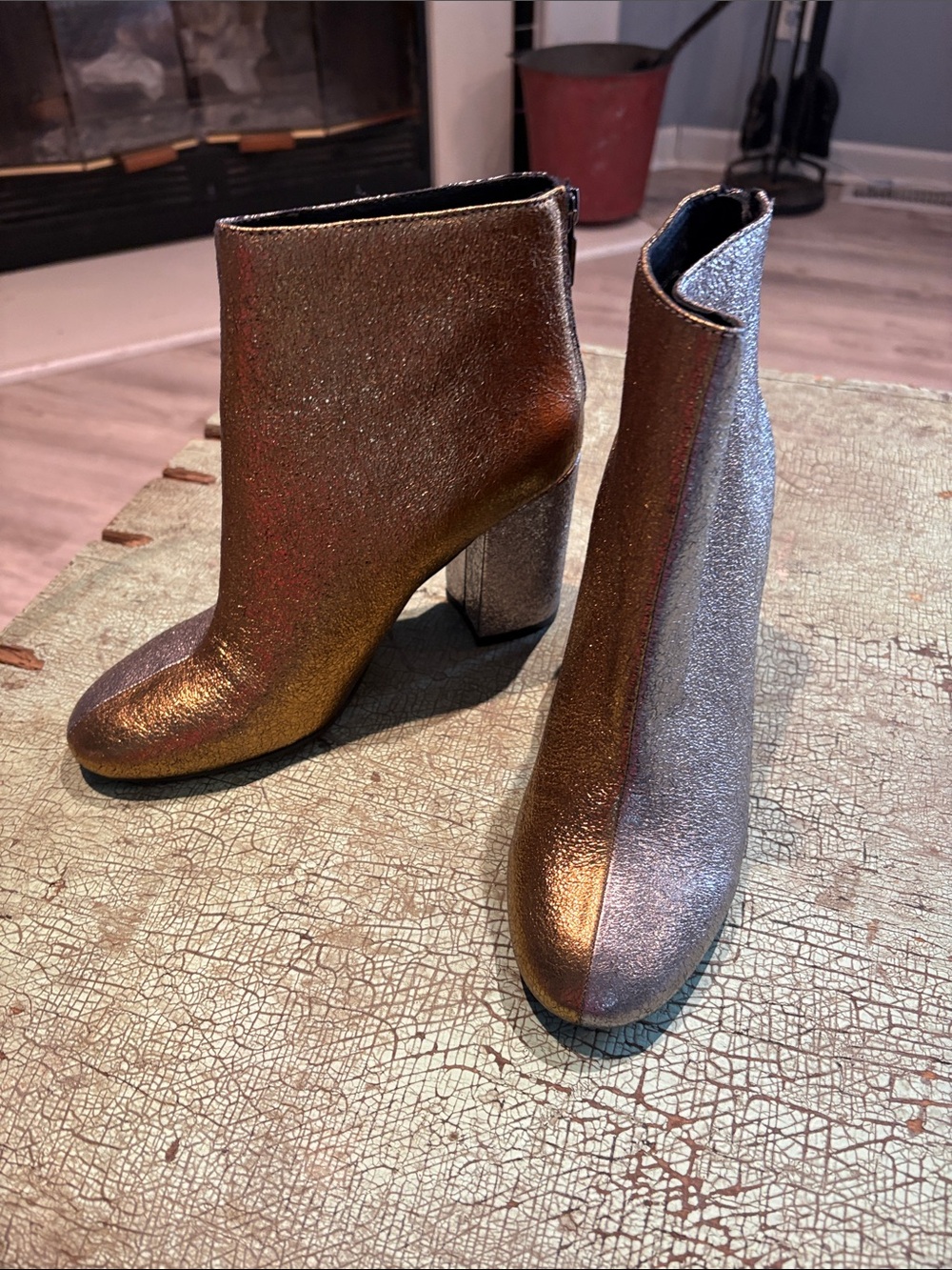 Kenneth Cole Cassandra Two-Tone Metallic Gold & Silver Leather Boots Size 6.5M - Picture 3 of 8